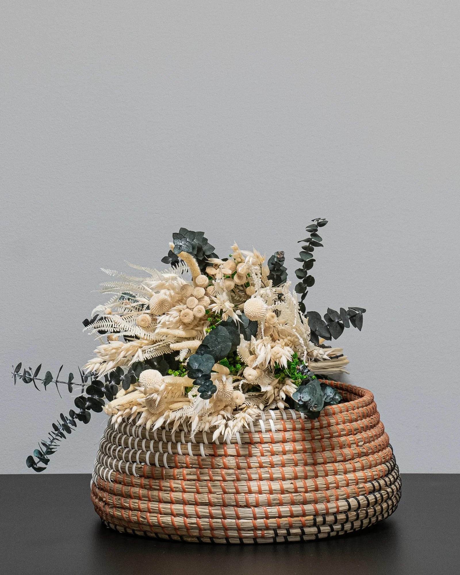 Närbild på unikt hantverk, detaljer och textur i brudbuketten Boho Elegans