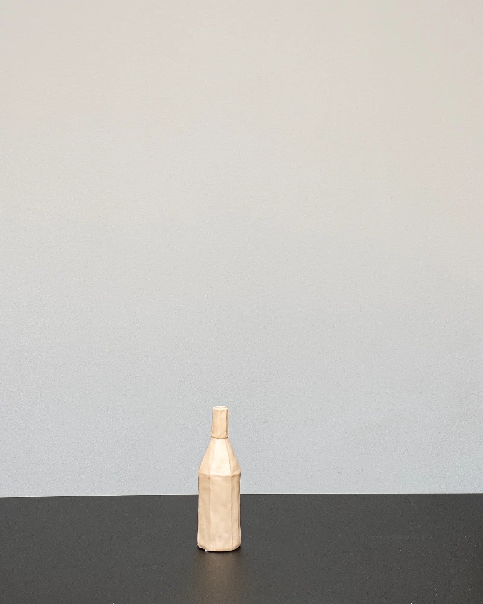 Bottle keramikvas – liten eller stor i variant Large, Matt Beige – keramikvas