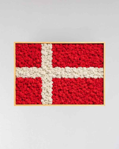Eksklusivt Mosbillede Danska Flag (Dannebrog) i Ægte Rensdyrlav
