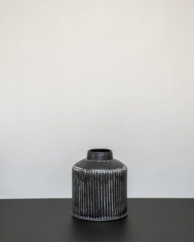 Metalvase